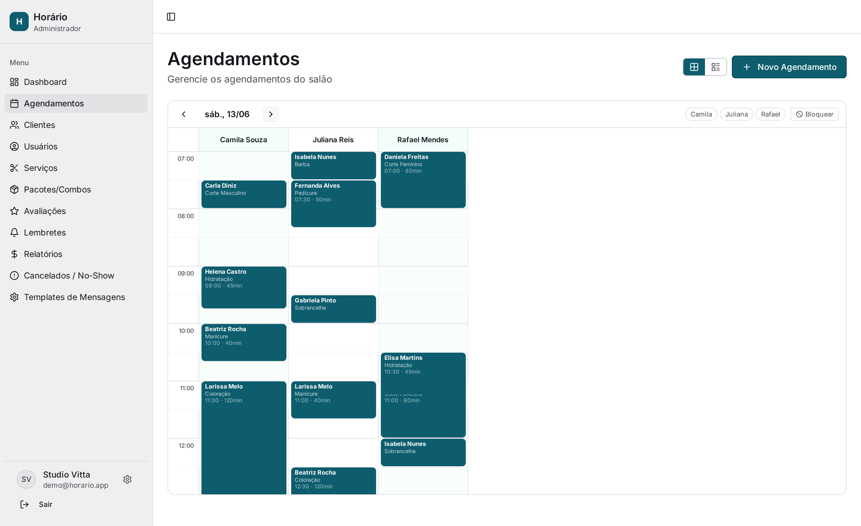 Agenda do Horário: equipe lado a lado, dia cheio de agendamentos